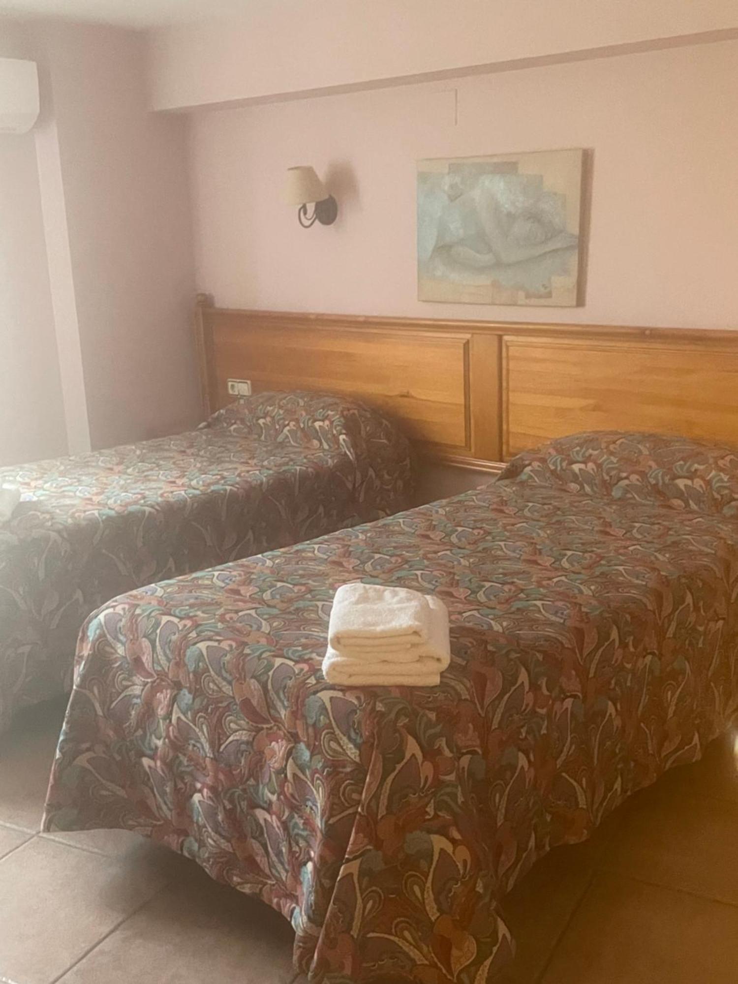 La Posa Pansiyon Villar del Arzobispo Dış mekan fotoğraf