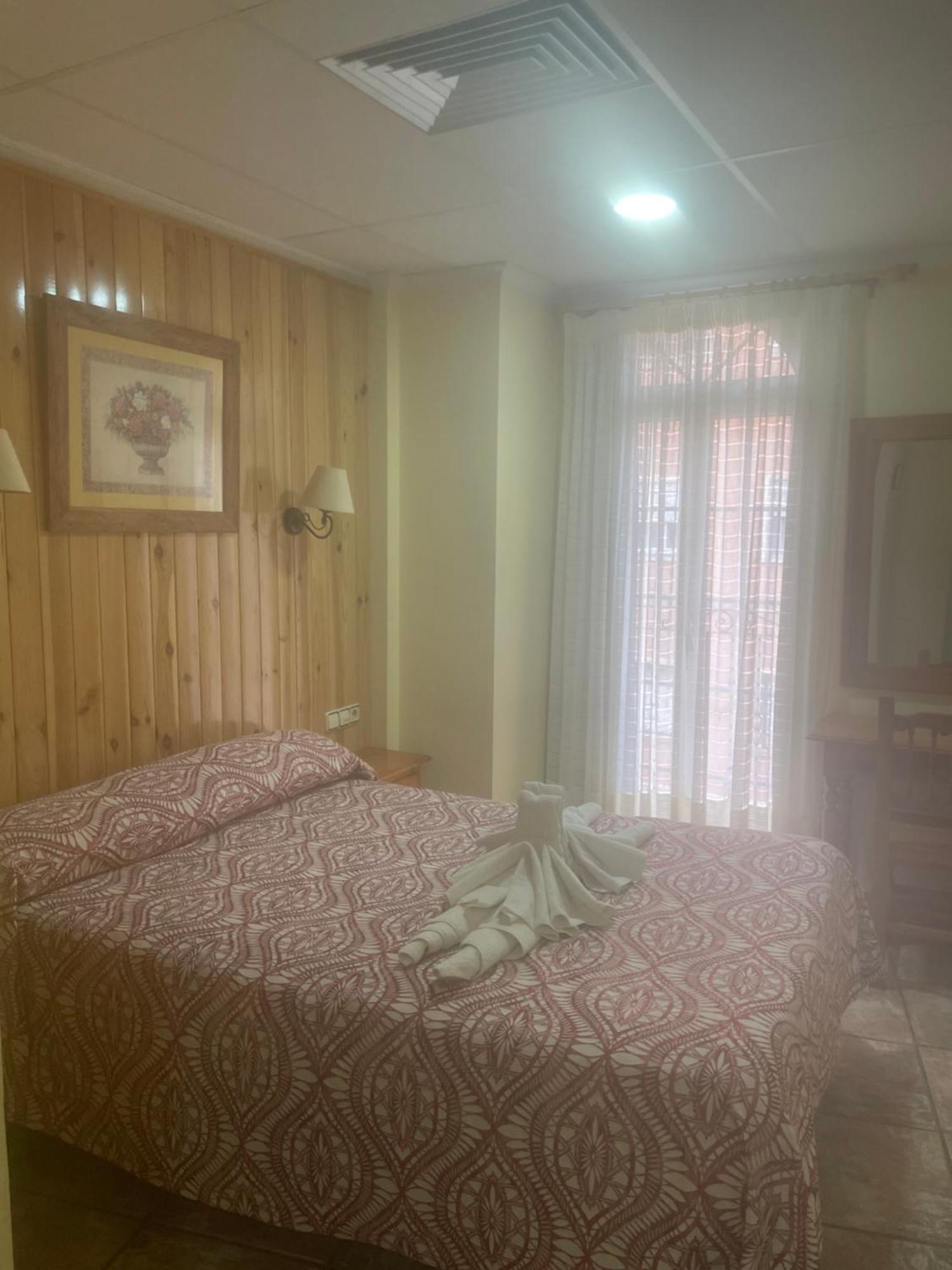 La Posa Pansiyon Villar del Arzobispo Dış mekan fotoğraf