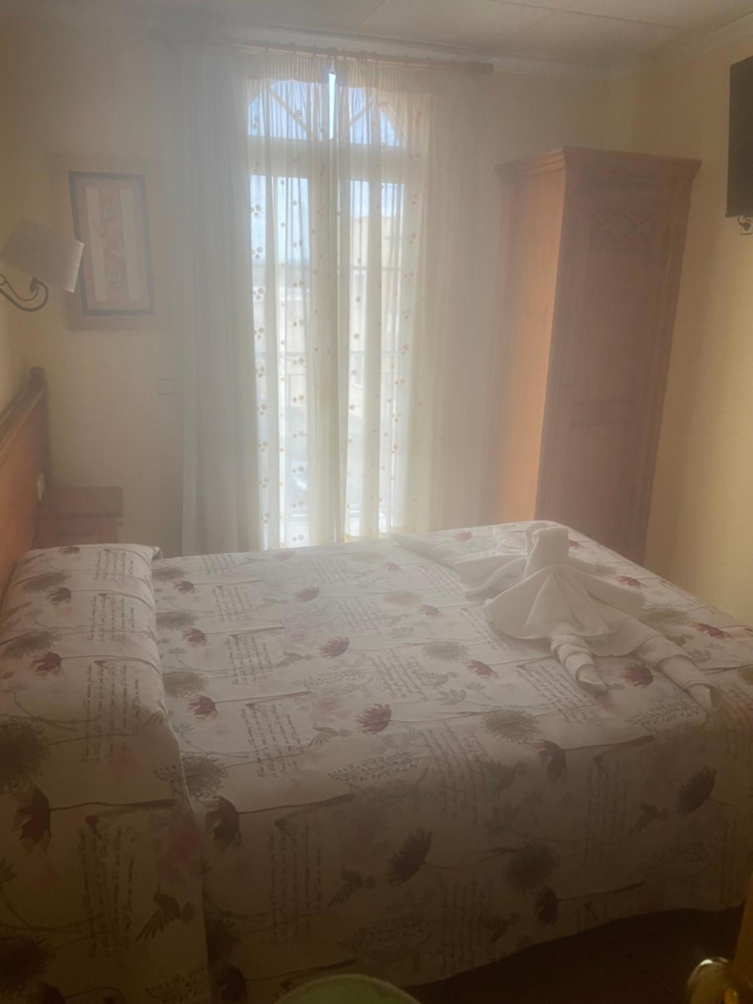 La Posa Pansiyon Villar del Arzobispo Dış mekan fotoğraf