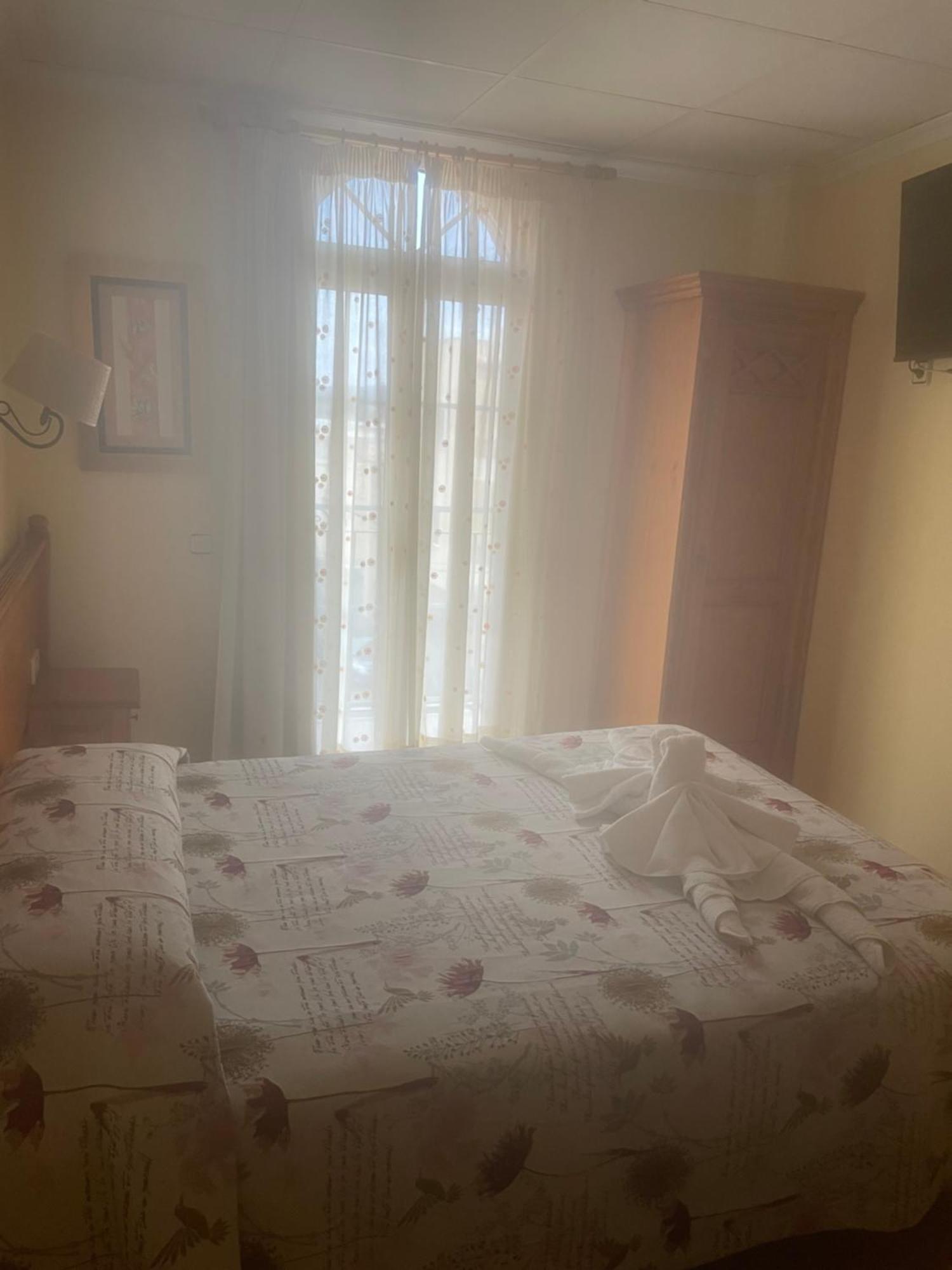 La Posa Pansiyon Villar del Arzobispo Dış mekan fotoğraf
